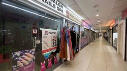 Lucky Plaza (D9), Retail #476270581